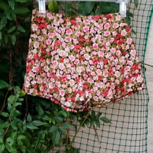 Quick sale‎  The  Shorts Monteau - Picture 1 of 4